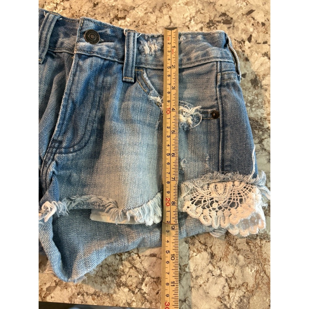 VINTAGE Y2K Abercrombie Low-Rise Distressed‎ Crochet Light Denim Shorts Sz 00/24 - Picture 13 of 13